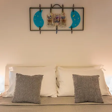 The Loft Gallery By Giulia Daire *