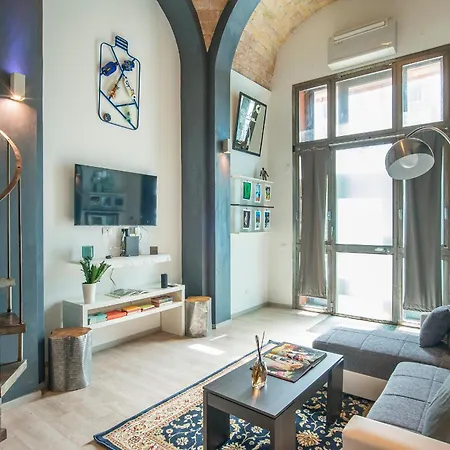 Apartment The Loft Gallery By Giulia *